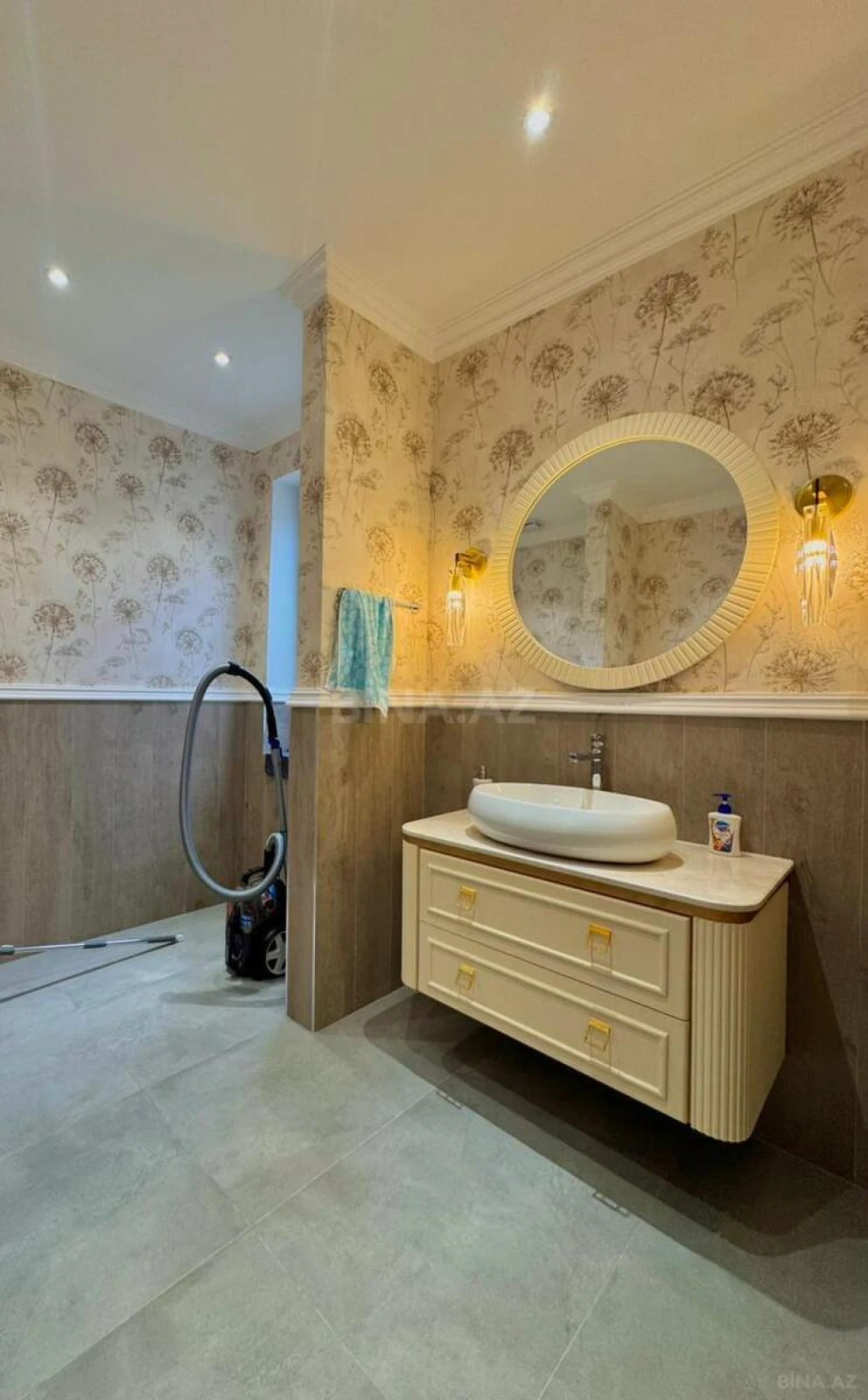 Satılır 5 otaqlı həyət evi 450 m²