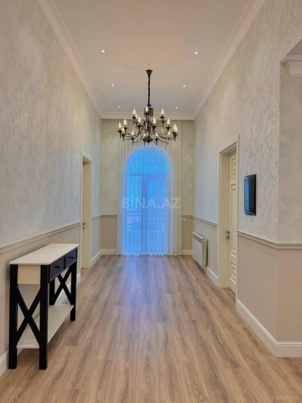 Satılır 5 otaqlı həyət evi 450 m²