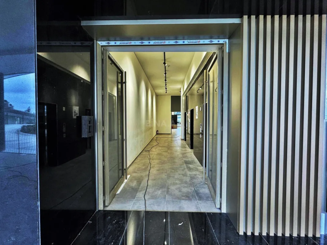 Satılır 4 otaqlı mənzil 166.5 m²