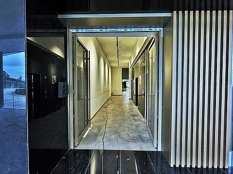 Satılır 4 otaqlı mənzil 166.5 m²
