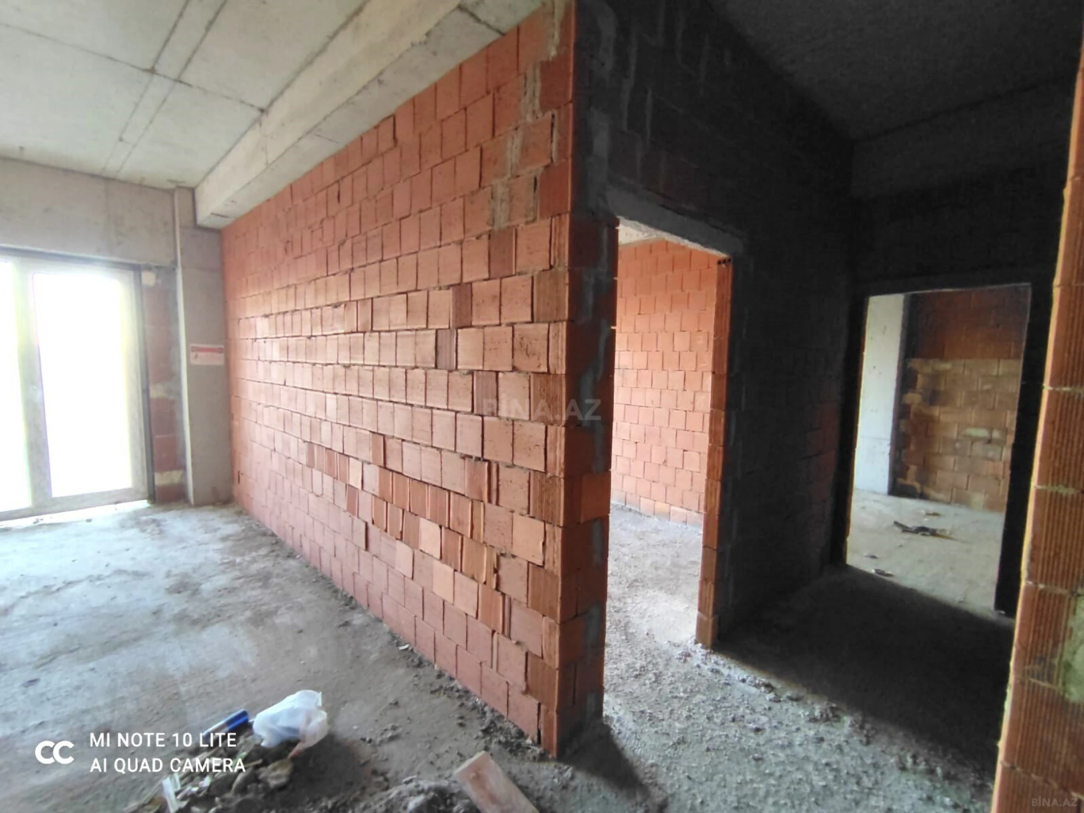 Satılır 4 otaqlı mənzil 166.5 m²