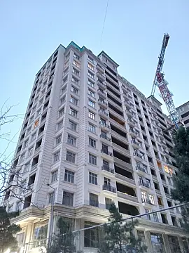 Satılır 4 otaqlı mənzil 166 m²