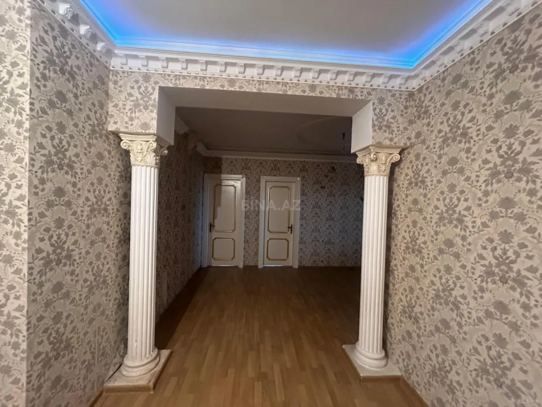 Satılır 3 otaqlı mənzil 133 m²