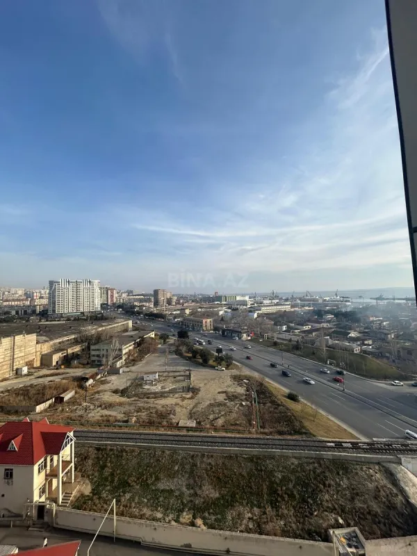 Satılır 3 otaqlı mənzil 133 m²