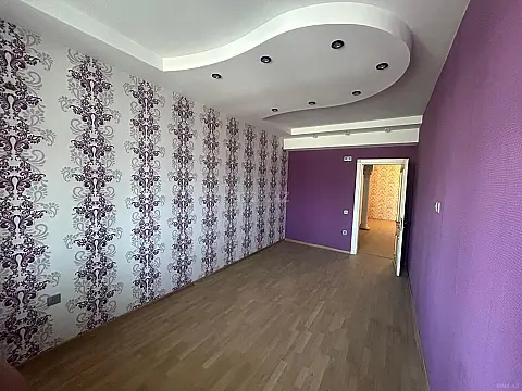 Satılır 3 otaqlı mənzil 133 m²