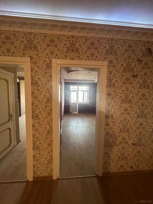 Satılır 3 otaqlı mənzil 133 m²