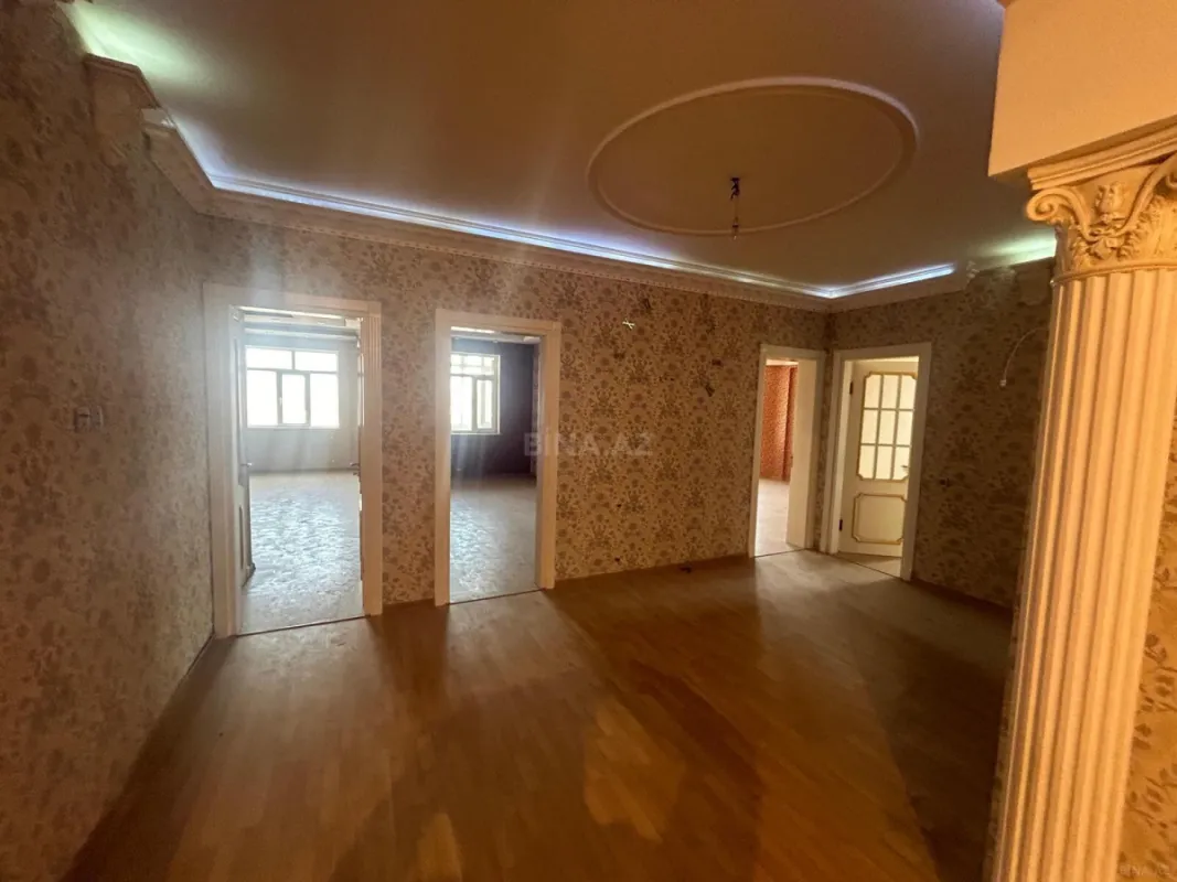 Satılır 3 otaqlı mənzil 133 m²