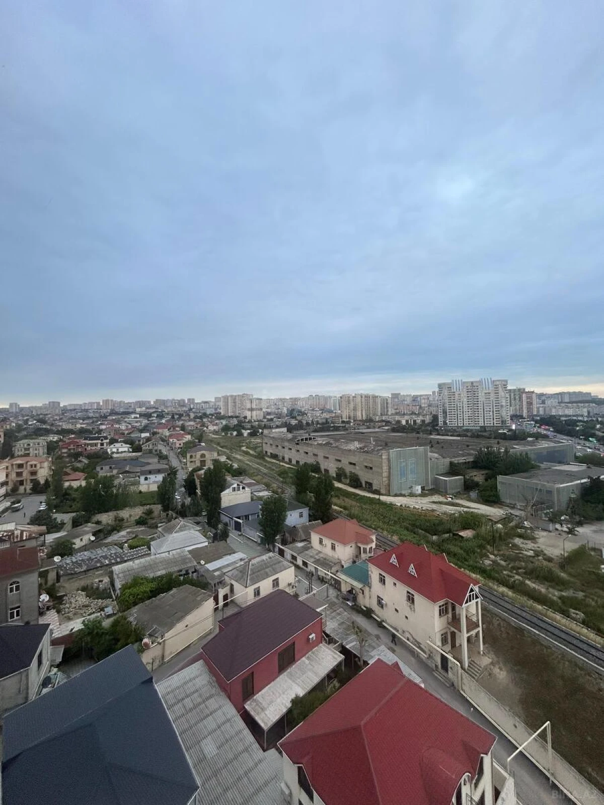 Satılır 3 otaqlı mənzil 133 m²