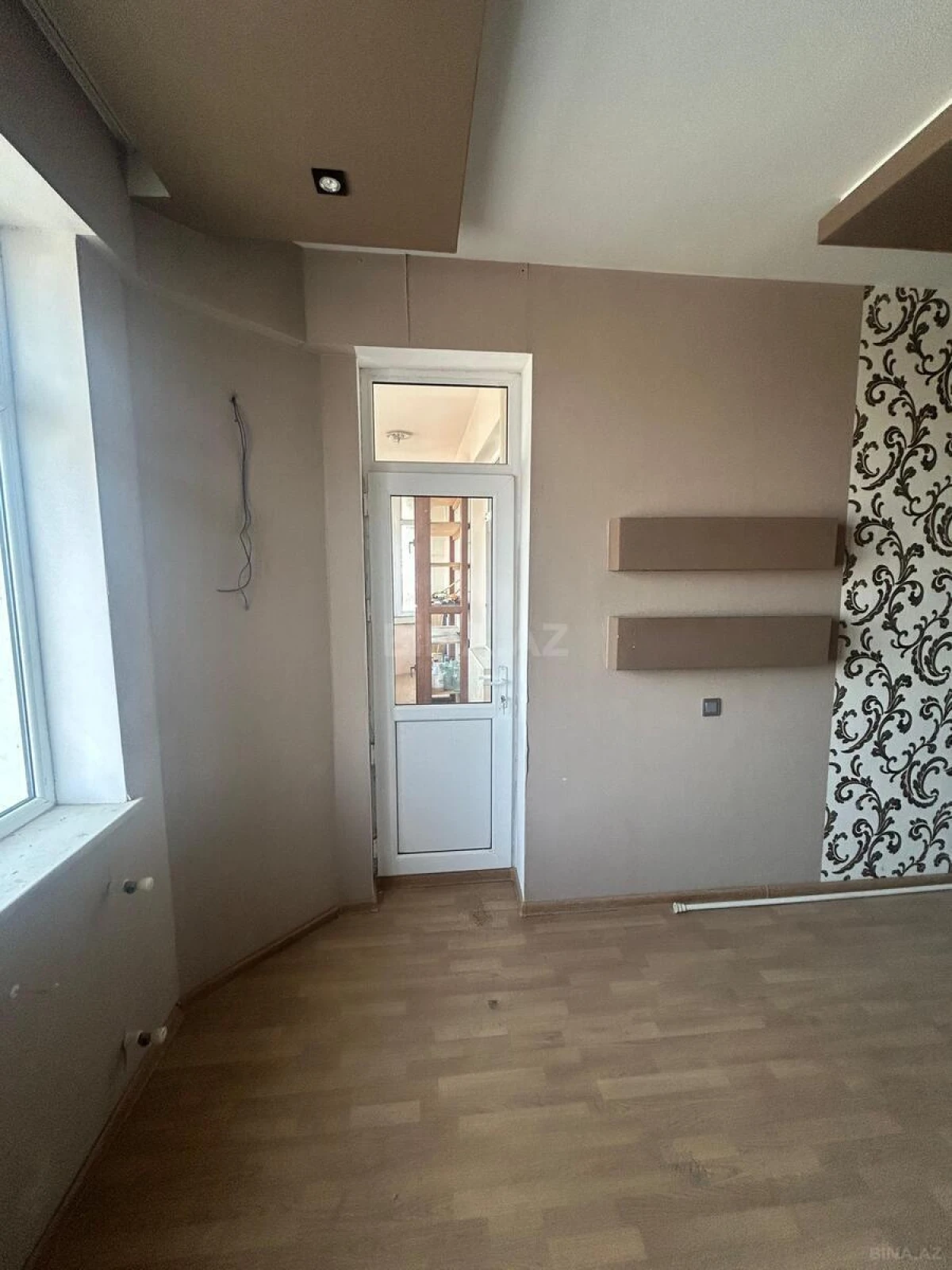 Satılır 3 otaqlı mənzil 133 m²