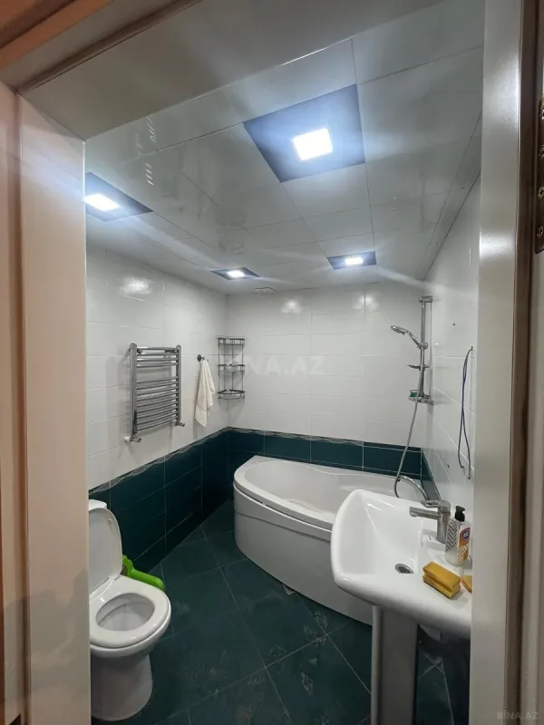 Satılır 3 otaqlı mənzil 133 m²