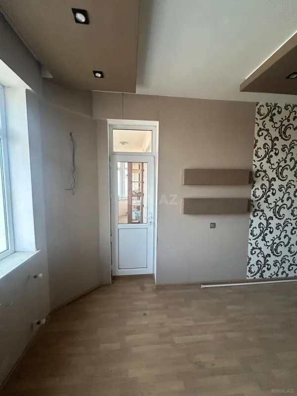 Satılır 3 otaqlı mənzil 133 m²