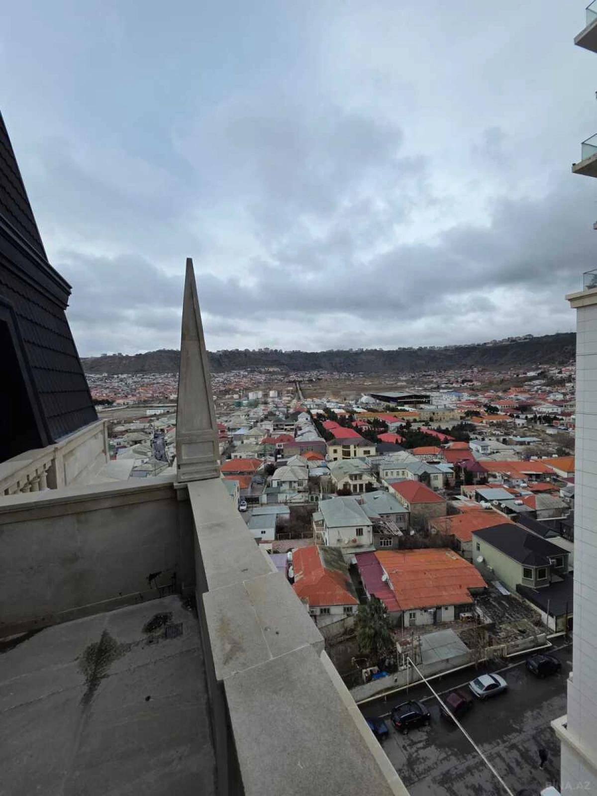 Satılır 4 otaqlı mənzil 343 m²