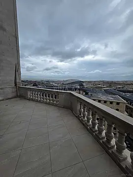 Satılır 4 otaqlı mənzil 343 m²