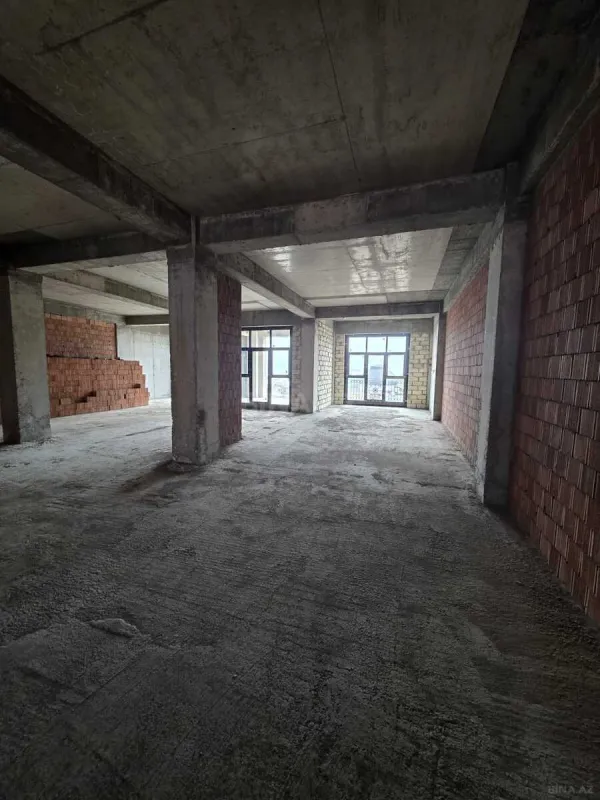Satılır 4 otaqlı mənzil 343 m²