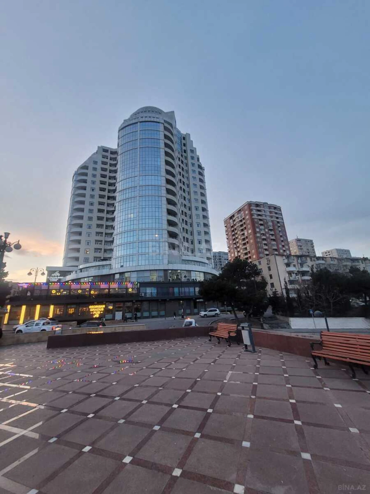 Satılır 2 otaqlı mənzil 55 m²