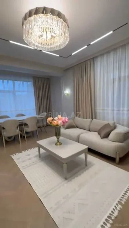 Satılır 3 otaqlı mənzil 118 m²