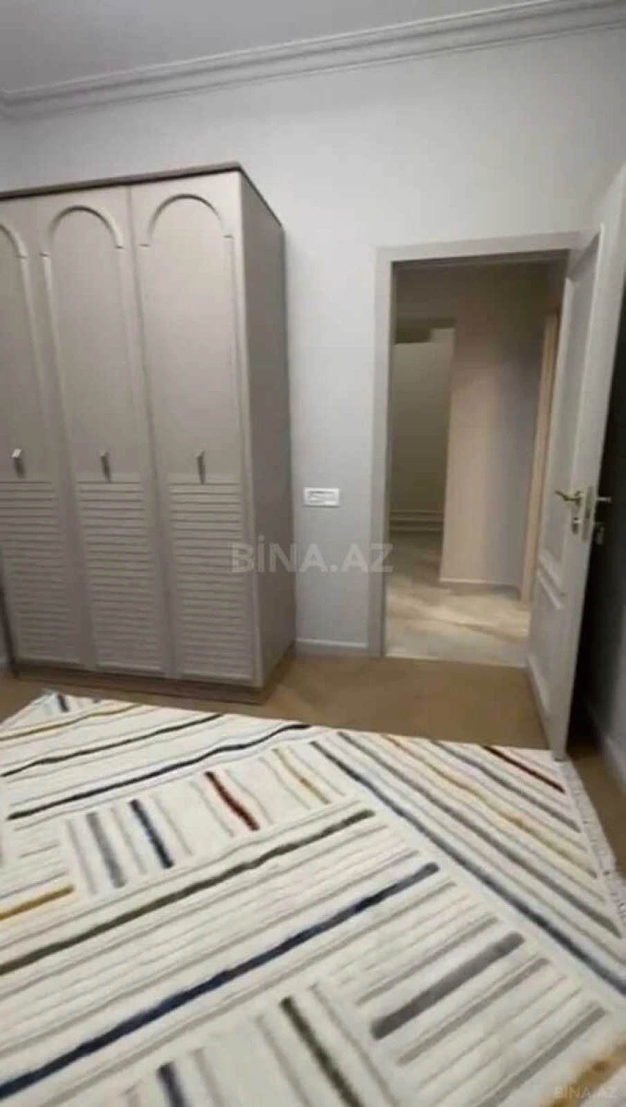 Satılır 3 otaqlı mənzil 118 m²