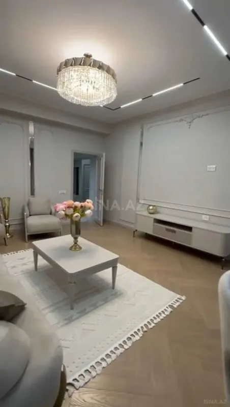 Satılır 3 otaqlı mənzil 118 m²