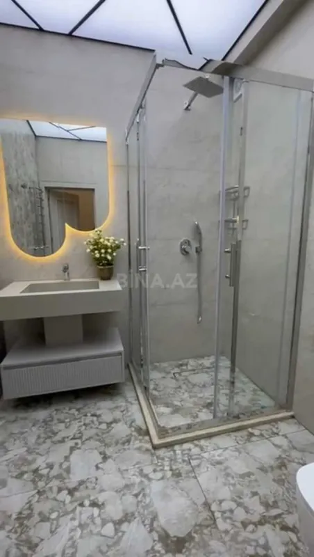 Satılır 3 otaqlı mənzil 118 m²