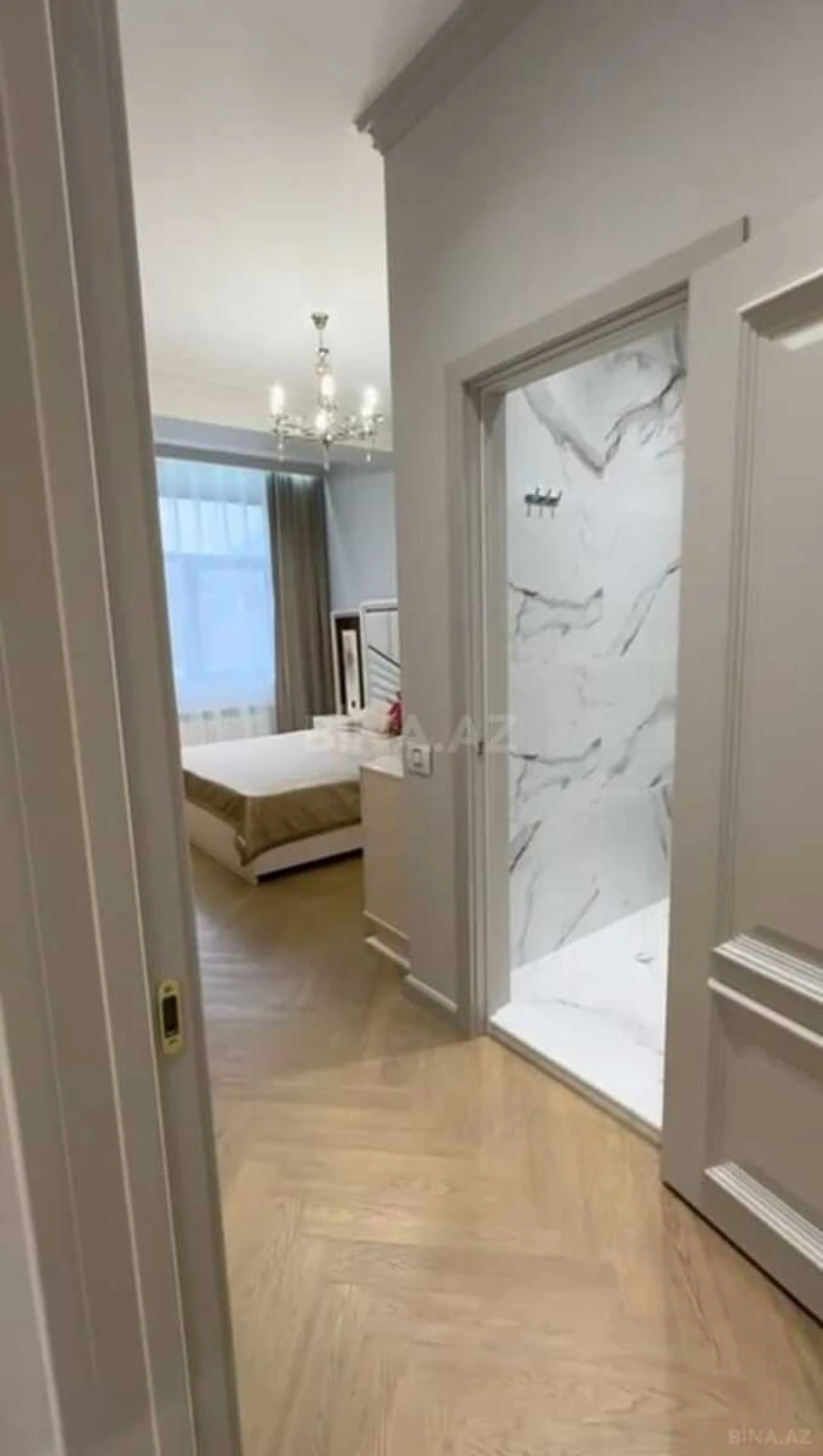 Satılır 3 otaqlı mənzil 118 m²