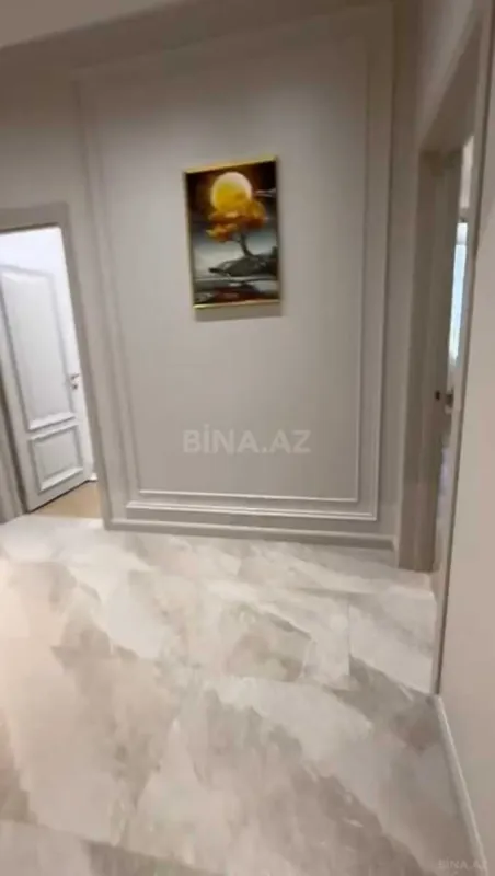 Satılır 3 otaqlı mənzil 118 m²