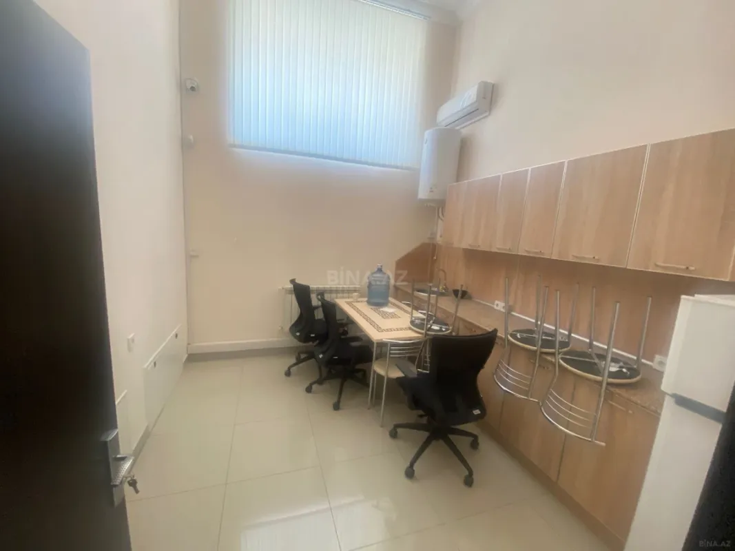 Satılır obyekt 300 m²