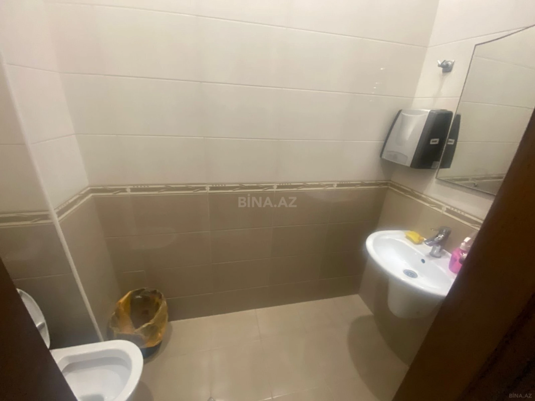 Satılır obyekt 300 m²