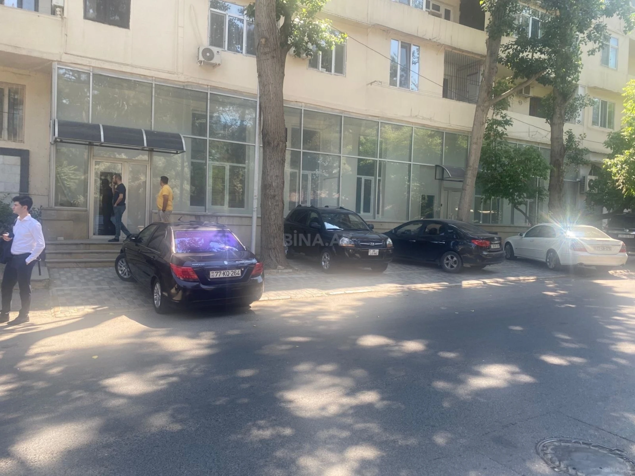 Satılır obyekt 300 m²