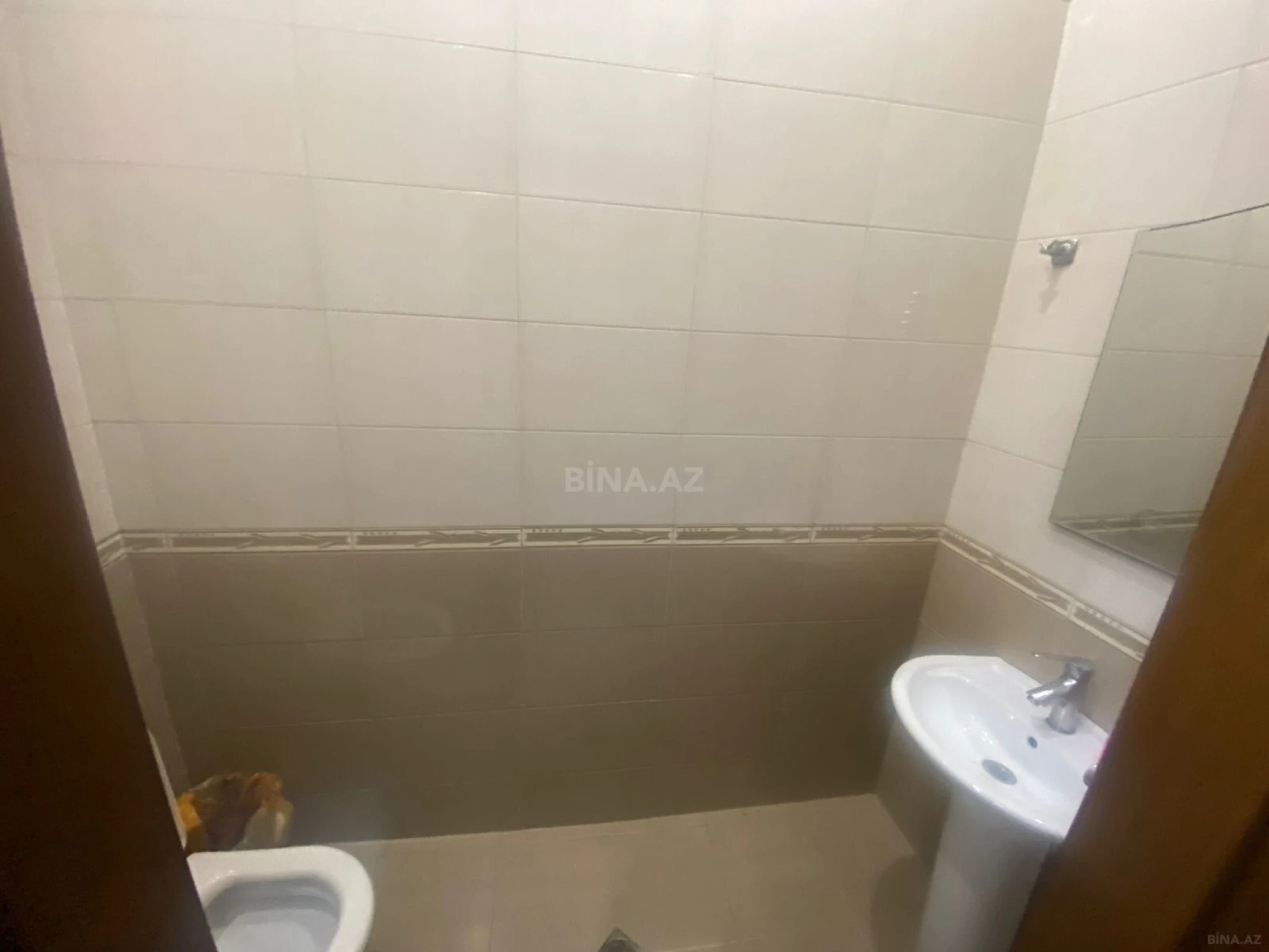 Satılır obyekt 300 m²