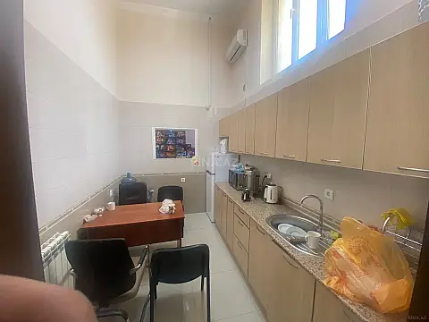 Satılır obyekt 300 m²