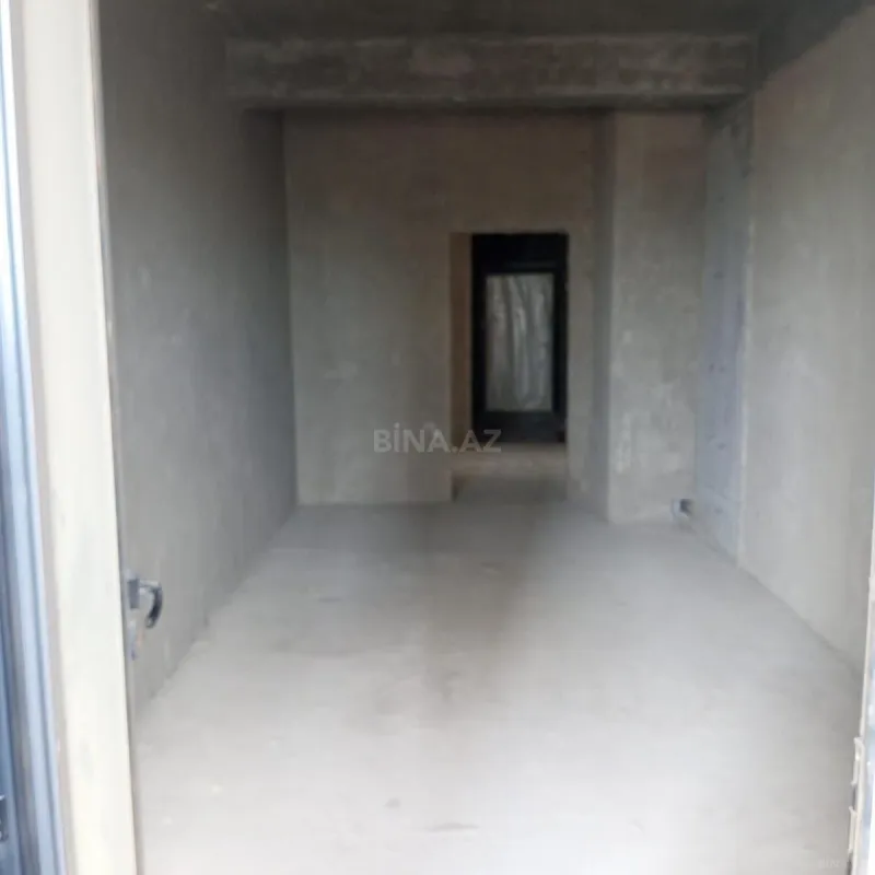 Satılır 4 otaqlı mənzil 194 m²