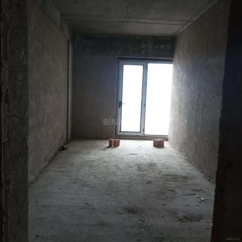 Satılır 4 otaqlı mənzil 194 m²