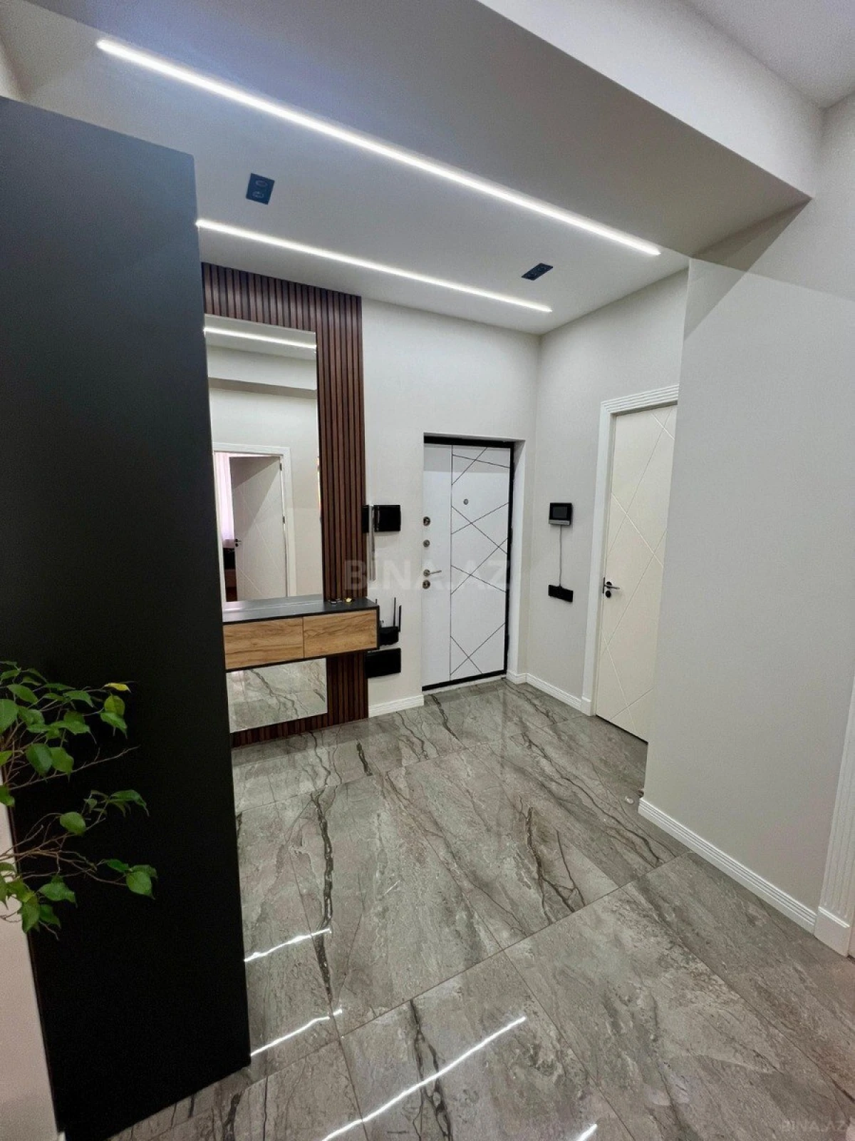 Kirayə verilir 2 otaqlı mənzil 75 m²