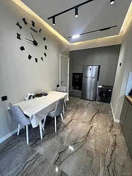 Kirayə verilir 2 otaqlı mənzil 75 m²