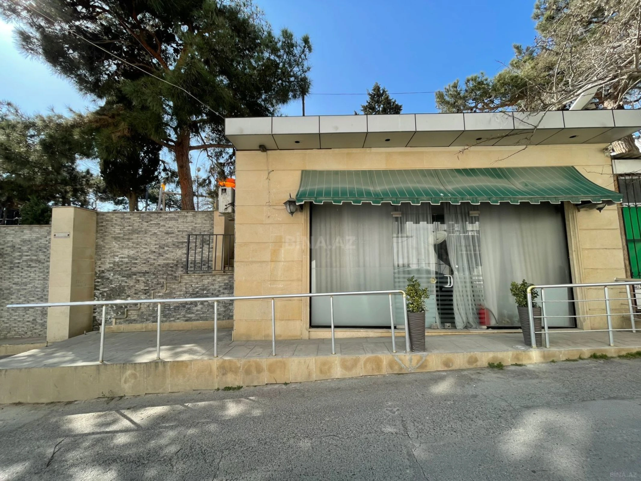 Satılır obyekt 46 m²