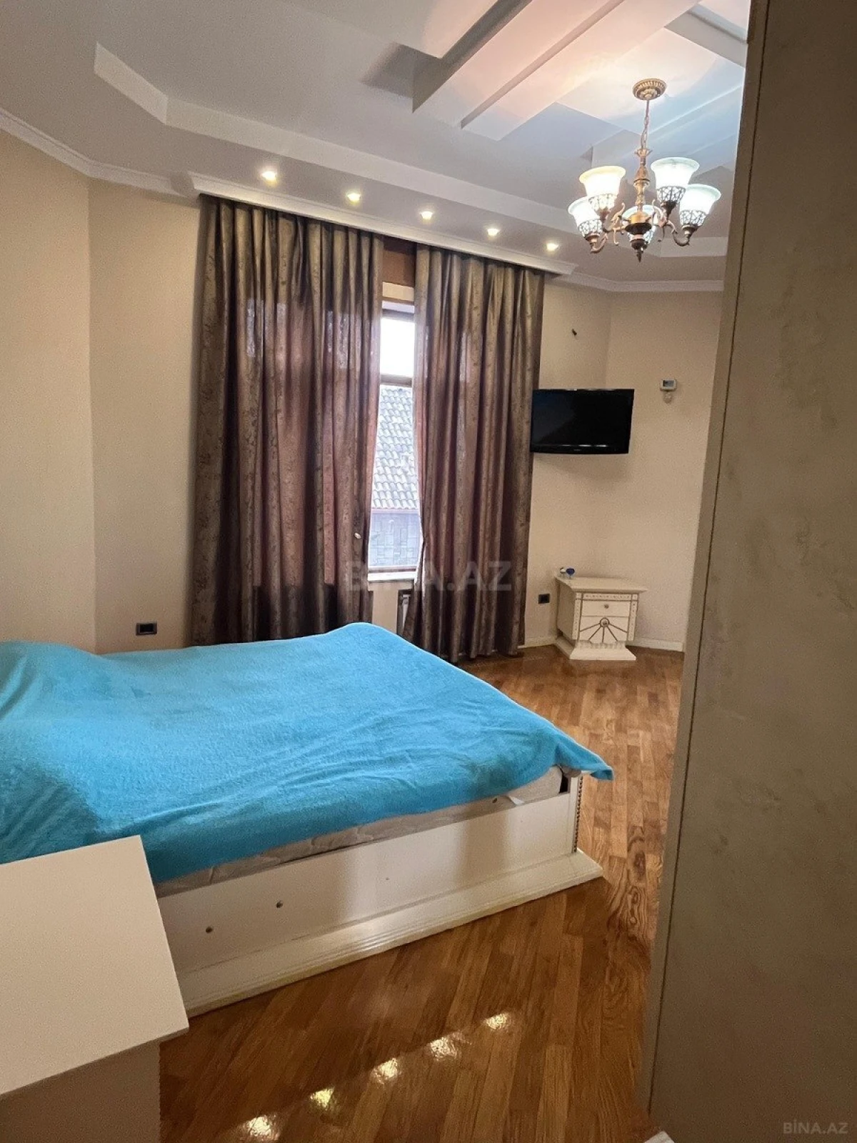 Satılır 7 otaqlı həyət evi 850 m²