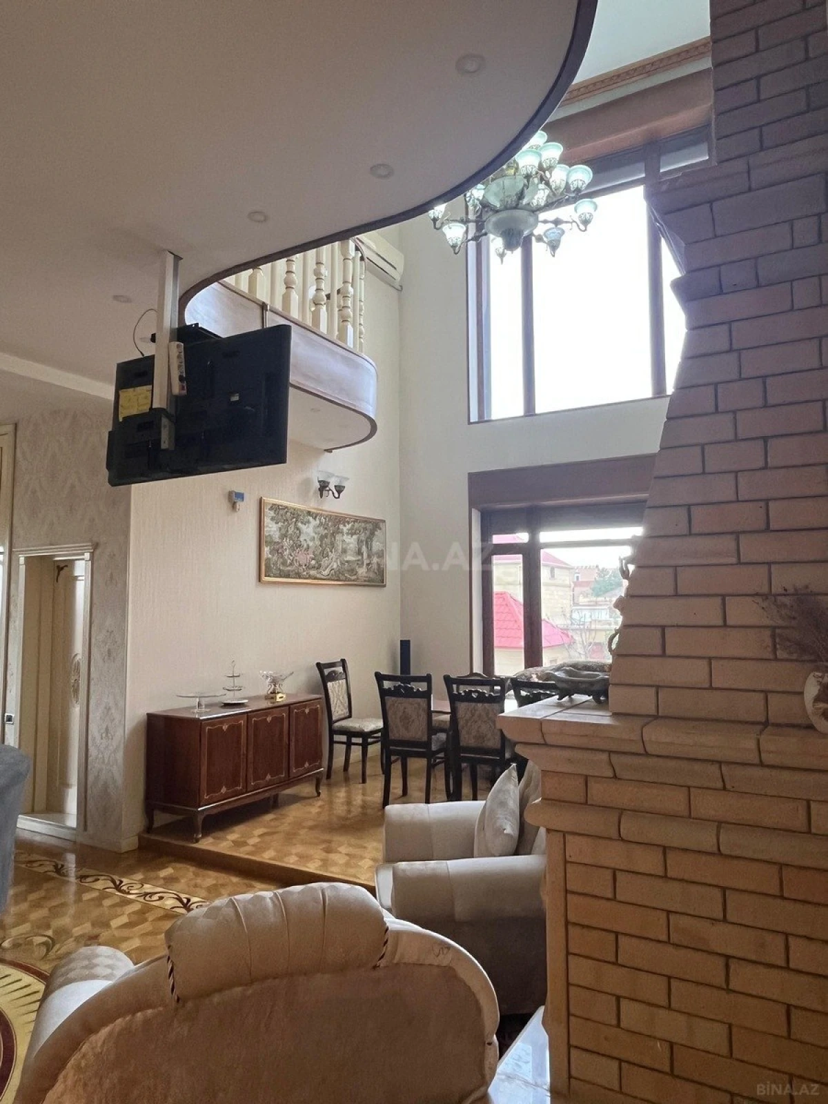 Satılır 7 otaqlı həyət evi 850 m²