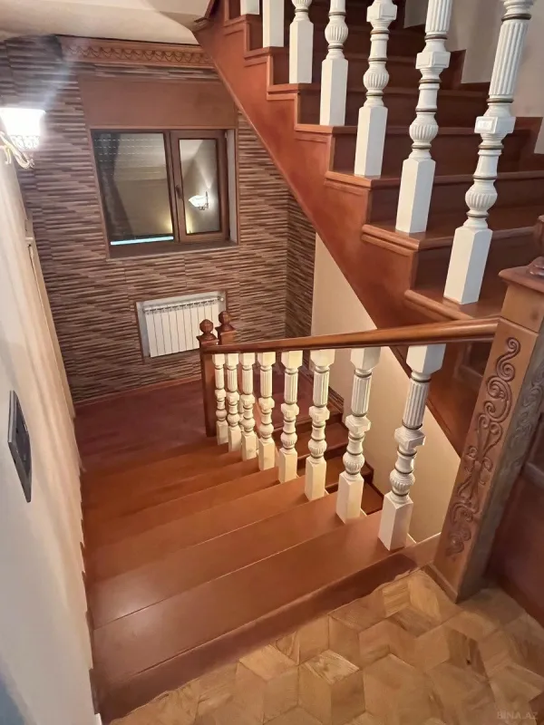 Satılır 7 otaqlı həyət evi 850 m²