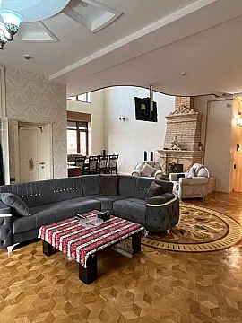 Satılır 7 otaqlı həyət evi 850 m²