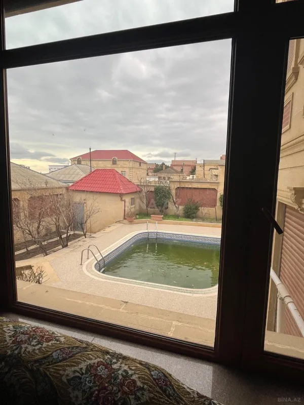 Satılır 7 otaqlı həyət evi 850 m²