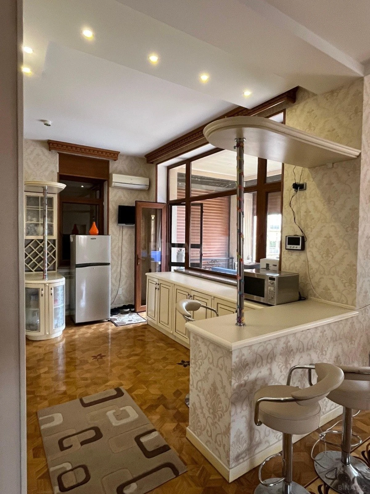 Satılır 7 otaqlı həyət evi 850 m²