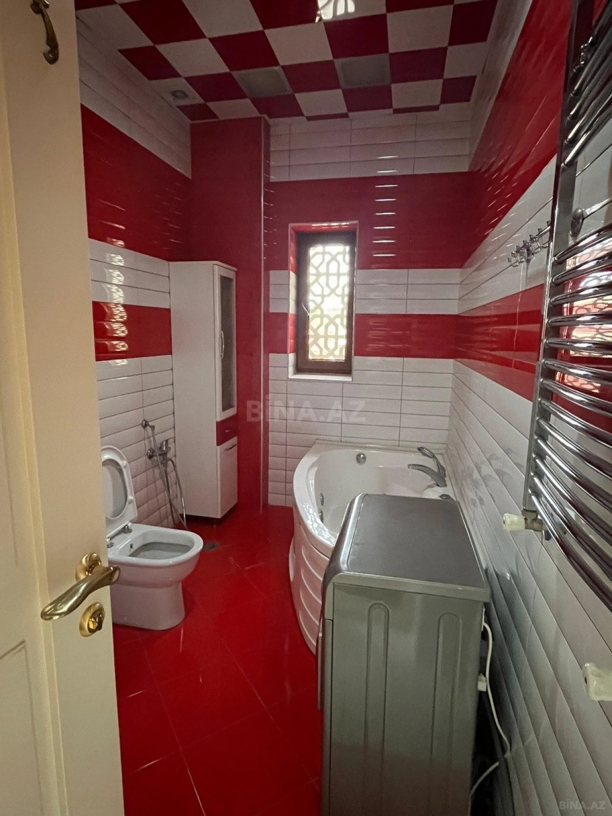 Satılır 7 otaqlı həyət evi 850 m²