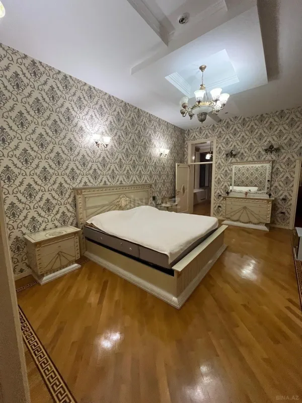 Satılır 7 otaqlı həyət evi 850 m²