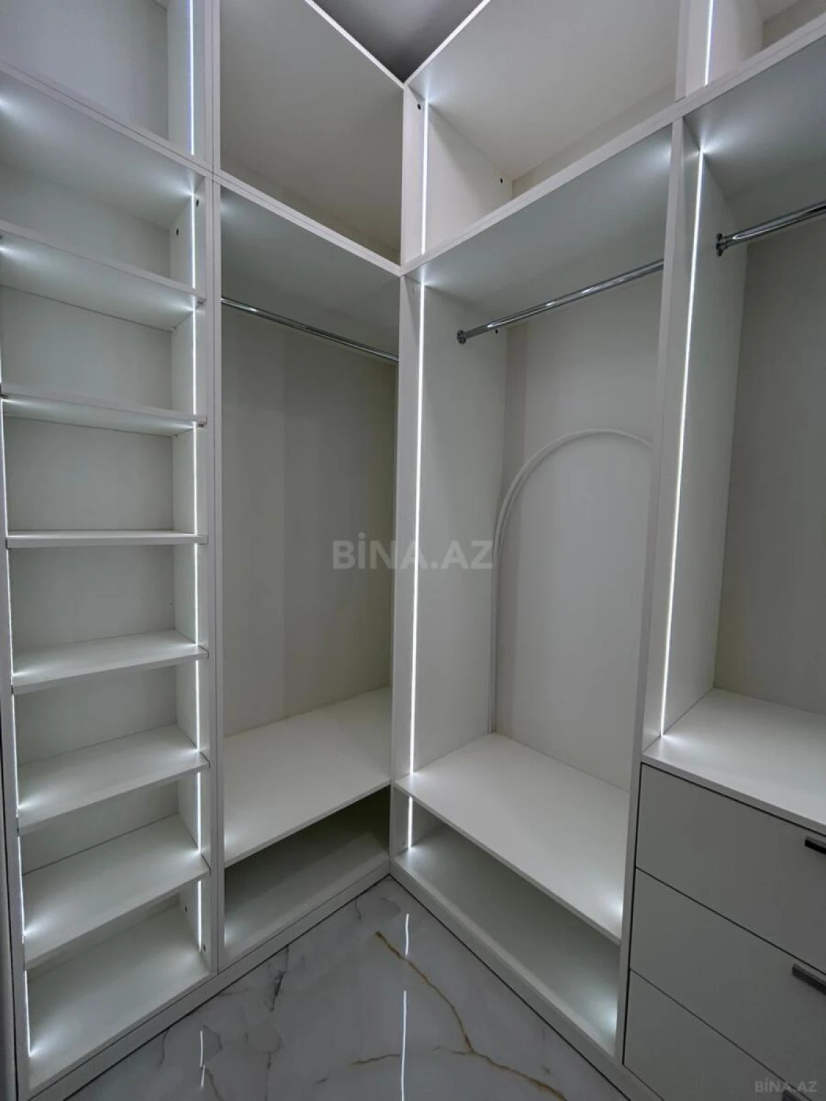 Satılır 2 otaqlı mənzil 90 m²