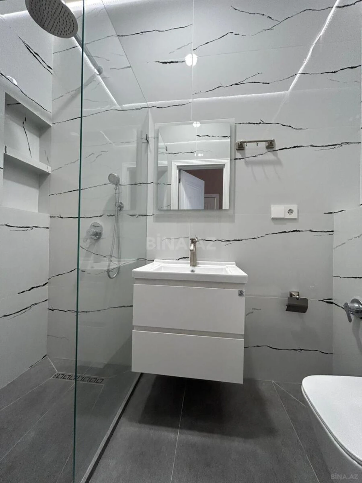 Satılır 2 otaqlı mənzil 90 m²