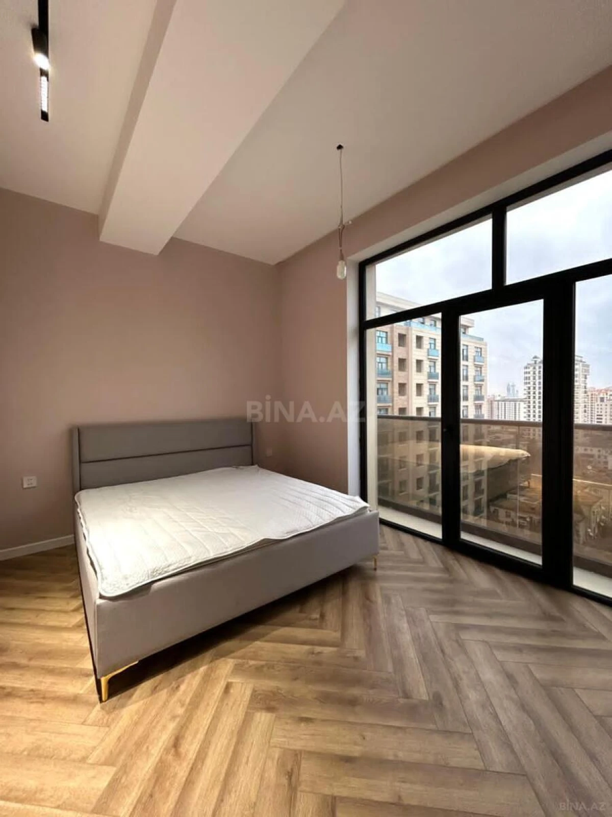Satılır 2 otaqlı mənzil 90 m²
