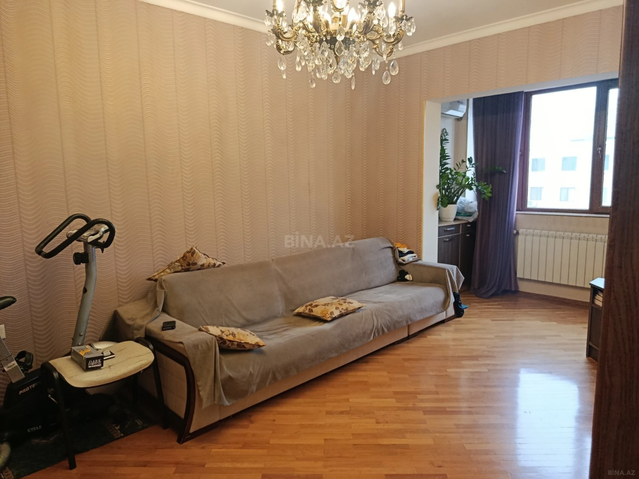 Satılır 2 otaqlı mənzil 75 m²