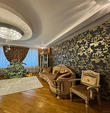 Satılır 3 otaqlı mənzil 136 m²