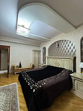 Satılır 3 otaqlı mənzil 136 m²