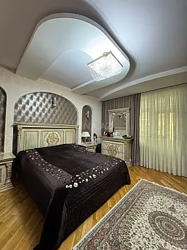 Satılır 3 otaqlı mənzil 136 m²